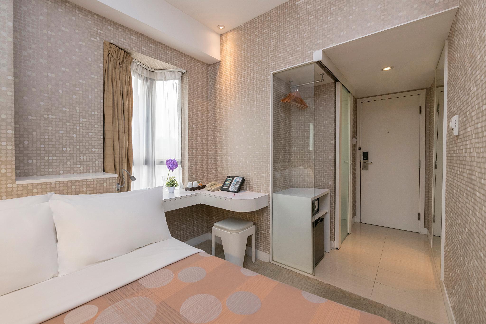 Silka Seaview Hotel Хонконг Екстериор снимка