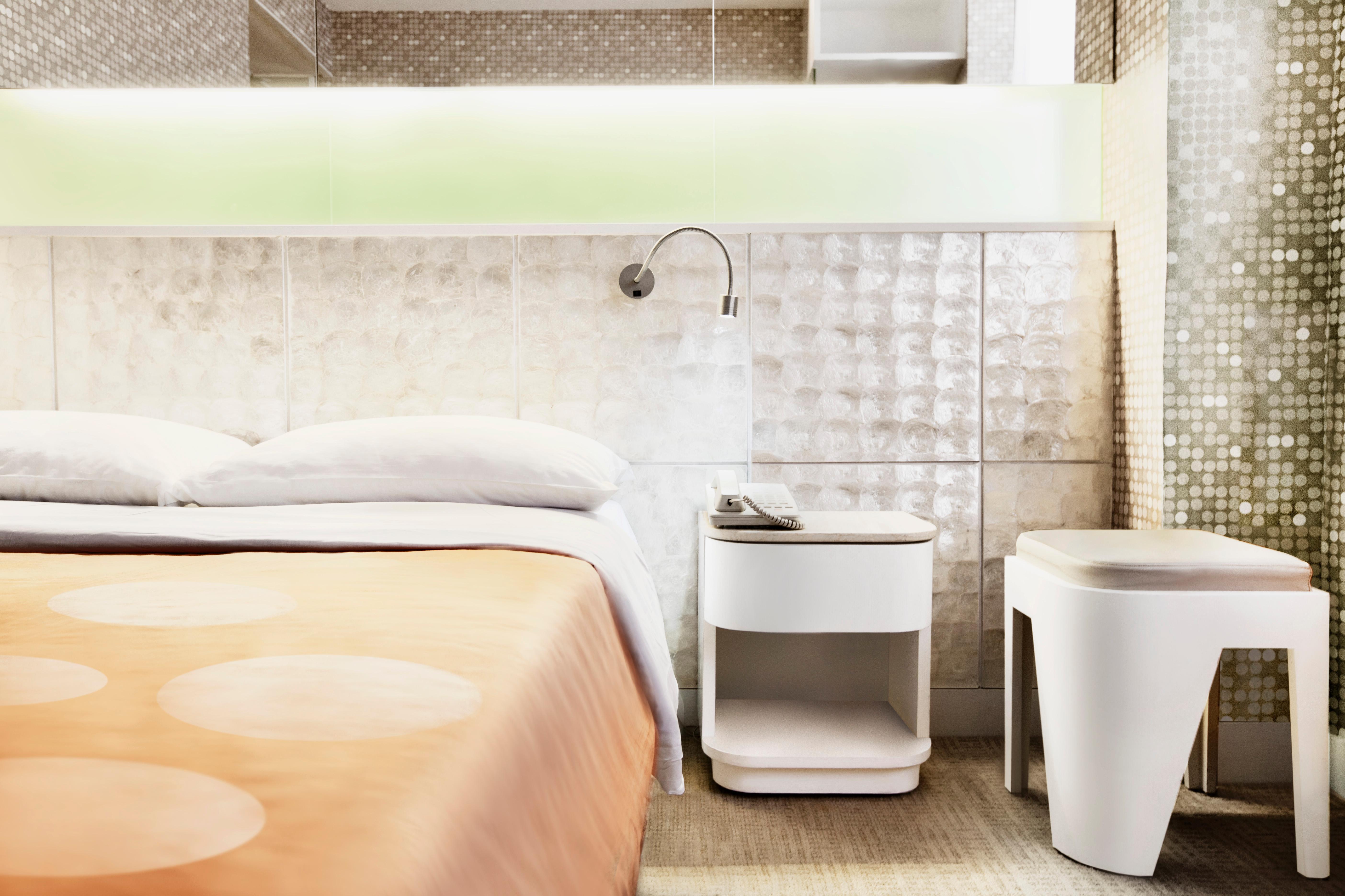 Silka Seaview Hotel Хонконг Екстериор снимка