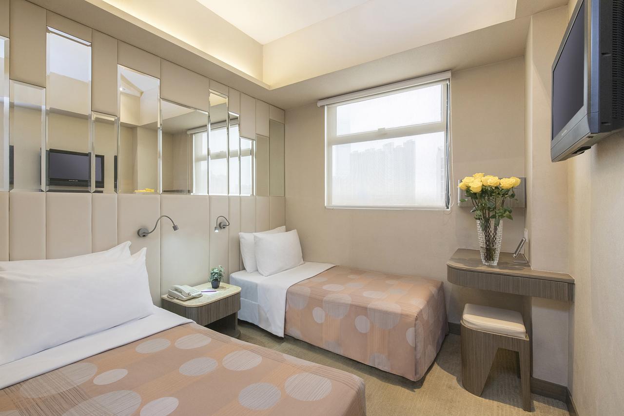 Silka Seaview Hotel Хонконг Екстериор снимка