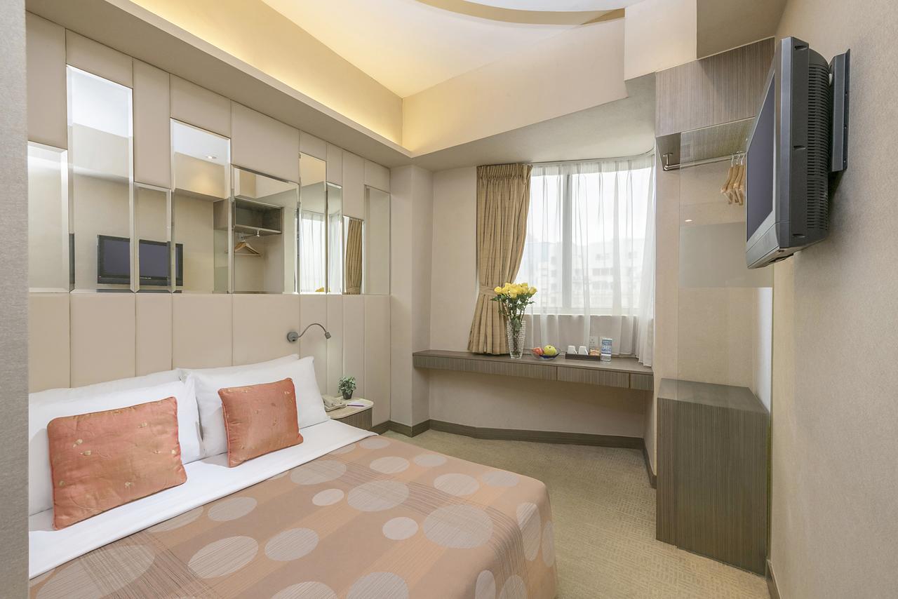 Silka Seaview Hotel Хонконг Екстериор снимка