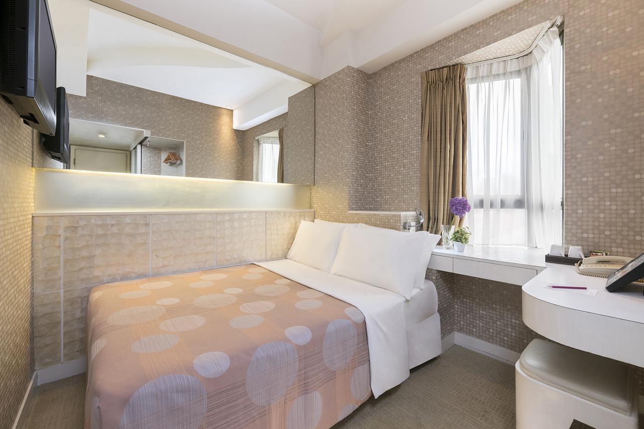 Silka Seaview Hotel Хонконг Екстериор снимка