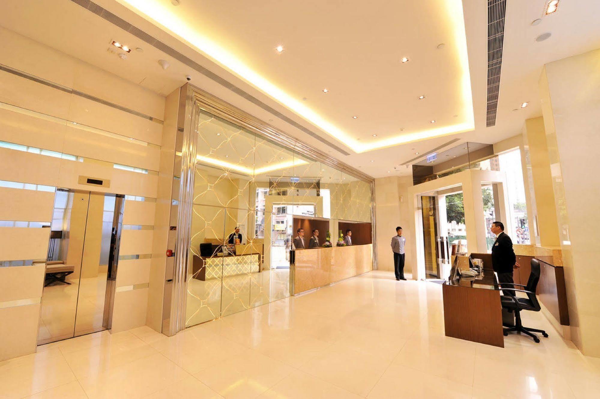 Silka Seaview Hotel Хонконг Екстериор снимка