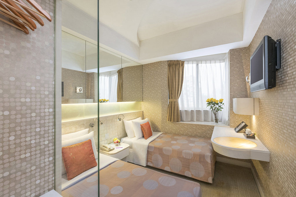 Silka Seaview Hotel Хонконг Екстериор снимка