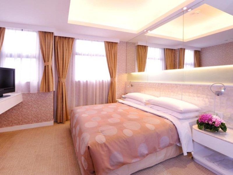 Silka Seaview Hotel Хонконг Екстериор снимка